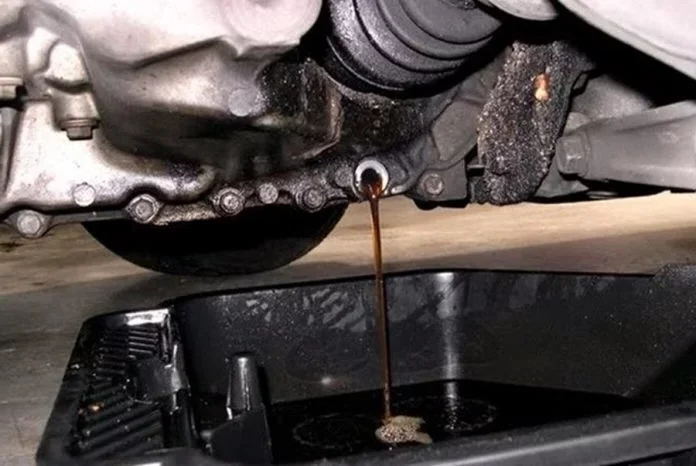 Kapan Ganti Oli Motor yang Tepat Agar Mesin Tetap Awet dan Performa Tetap Prima?
