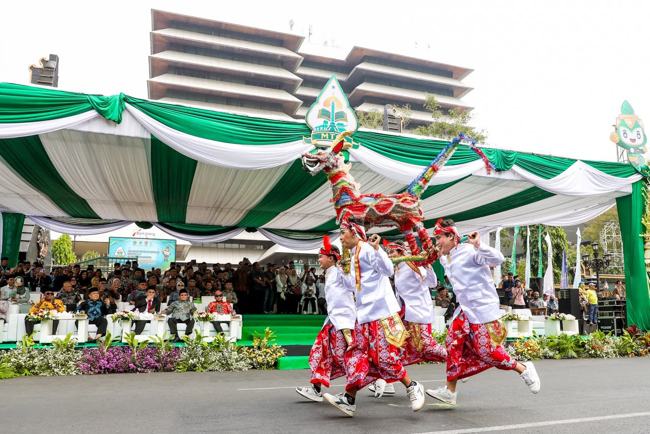 Warak Ngendog di Pawai Taaruf MTQ Nasional 2026 Semarang