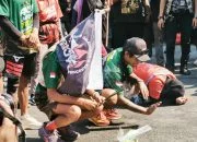 Tangis Haru Sambut Pelari 150 Kilometer dari Gunung Lawu ke Semarang, Warga Teriakkan Tolak Geotermal