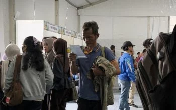 “Apa Pun yang Penting Kerjanya Halal”, Kisah Pria 57 Tahun Asal Surabaya Cari Pekerjaan di Job Fair MTQ Semarang