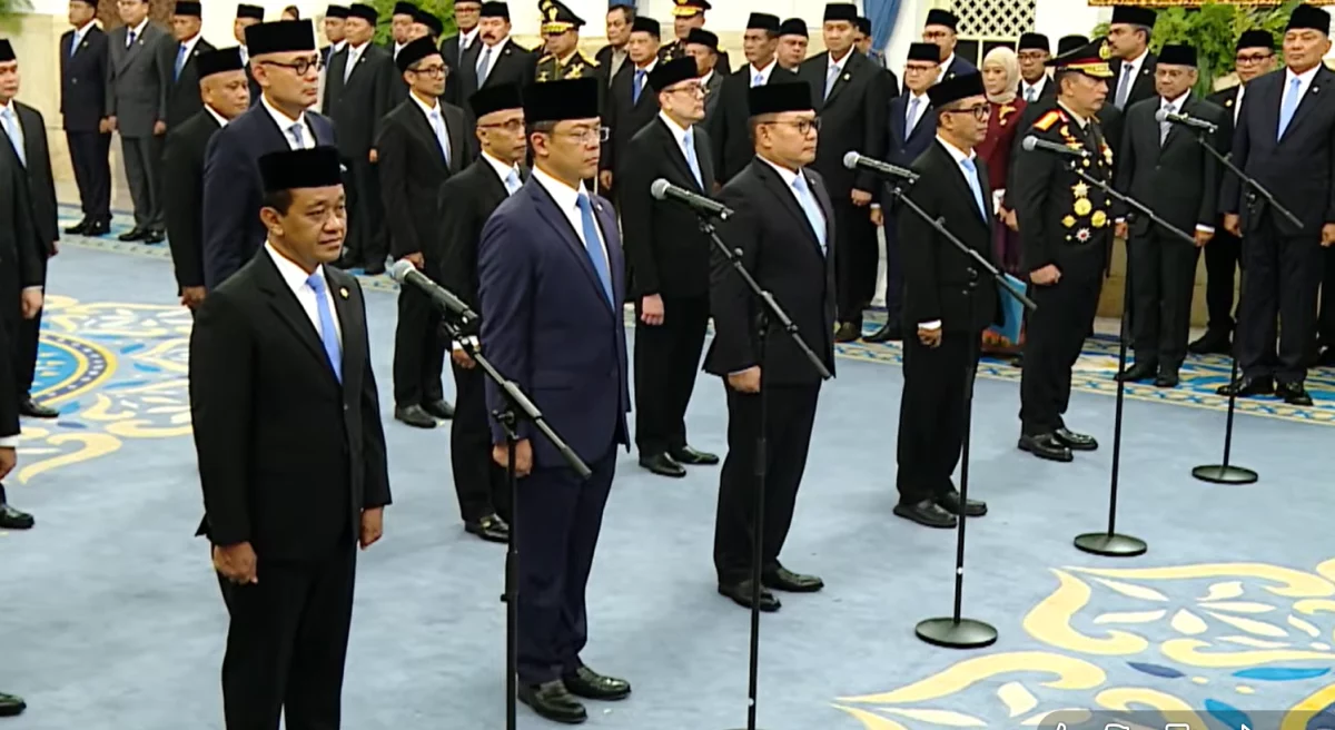 Presiden RI Prabowo Subianto, melakukan reshuffle atau perombakan Kabinet Merah Putih di Istana Negara, Jakarta, Kamis, 1 Oktober 2026.