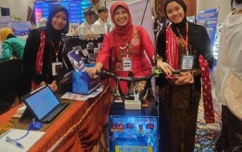 Siswi Madrasah Tsawaniyah Negeri (MTs N) Kota Salatiga inovasi bertajuk Pedalectra dan menyabet medali emas dalam ajang Lomba Kompetisi Riset dan Inovasi Siswa Indonesia (Kreasi) 2026 yang berlangsung di DI Yogyakarta, 17-19 Oktober 2026. (Foto: Dok. MTs N Salatiga) 