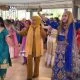 Kala Warga Lintas Usia Menari India di Uptown Mall Semarang, K-Popers juga Ikut Berdansa
