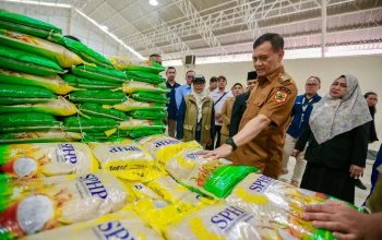 Tinjau Operasional Koperasi Merah Putih, Ahmad Luthfi: Warga Harus Tahu Kalau di Sini Jual Bahan Pokok Murah