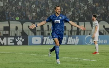 Balsa Sekulic bawa Persib Bandung mengalahkan Melbourne Victory dengan skor 2-0 di Stadion Si Jalak Harupat, Rabu, 28 Oktober 2026. (Foto: Dok. Persib)