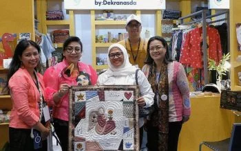 Ketua Dewan Kerajinan Nasional Daerah (Dekranasda) Kota Salatiga, Retno Robby Hernawan di arena INACRAFT 2026, Kota Selatiga, belum lama ini. (Foto: Dok. Dekranasda)