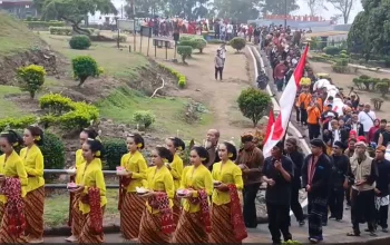 Peringatan Hari Sumpah Pemuda ke-98 bernuansa budaya berjalan di kompleks Candi Gedongsongo, Kecamatan Bandungan, Kabupaten Semarang. (Bowo Pribadi/beritajateng.tv)
