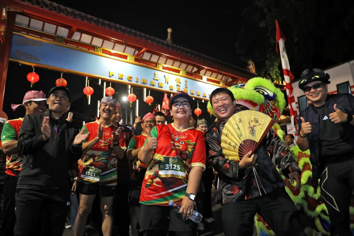 Ribuan Pelari Menyusuri Destinasi Budaya Semarang di Heritage Night Run 2026