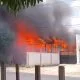 Sebuah rumah di Jalan Blora - Cepu, Desa Tempellemahbang, Jepon, Blora terbakar, Jumat, 16 Oktober 2026. (Heri/beritajateng.tv)
