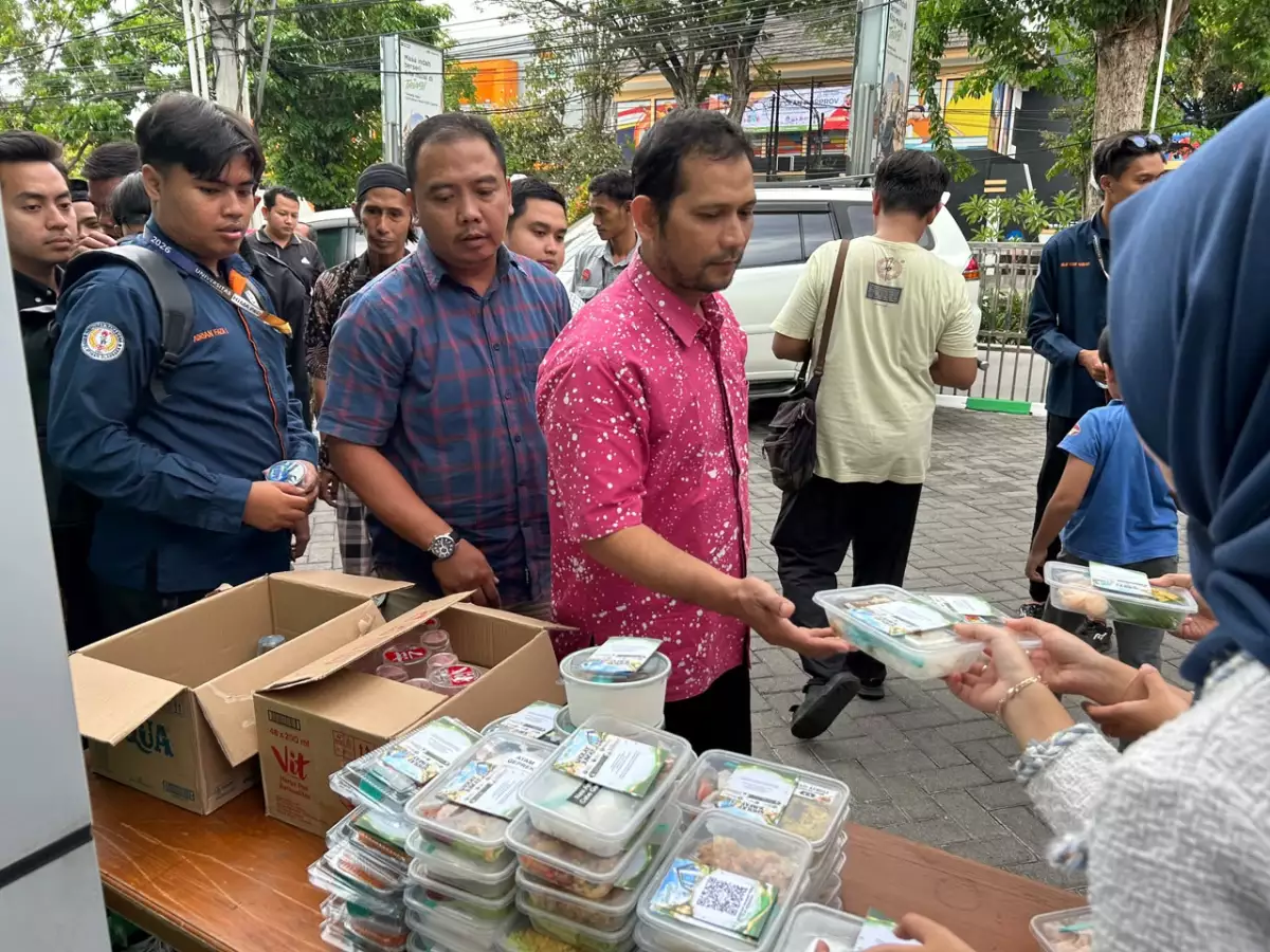 ‎Sebungkus Makanan, Sejuta Makna: Mengetuk Pintu Langit, Cerita Jumat Berkah Pegadaian Semarang