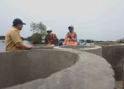 Taj Yasin Kawal Pembangunan Hybrid Seawall, Warga Demak Tatap Asa Pemulihan Tambak