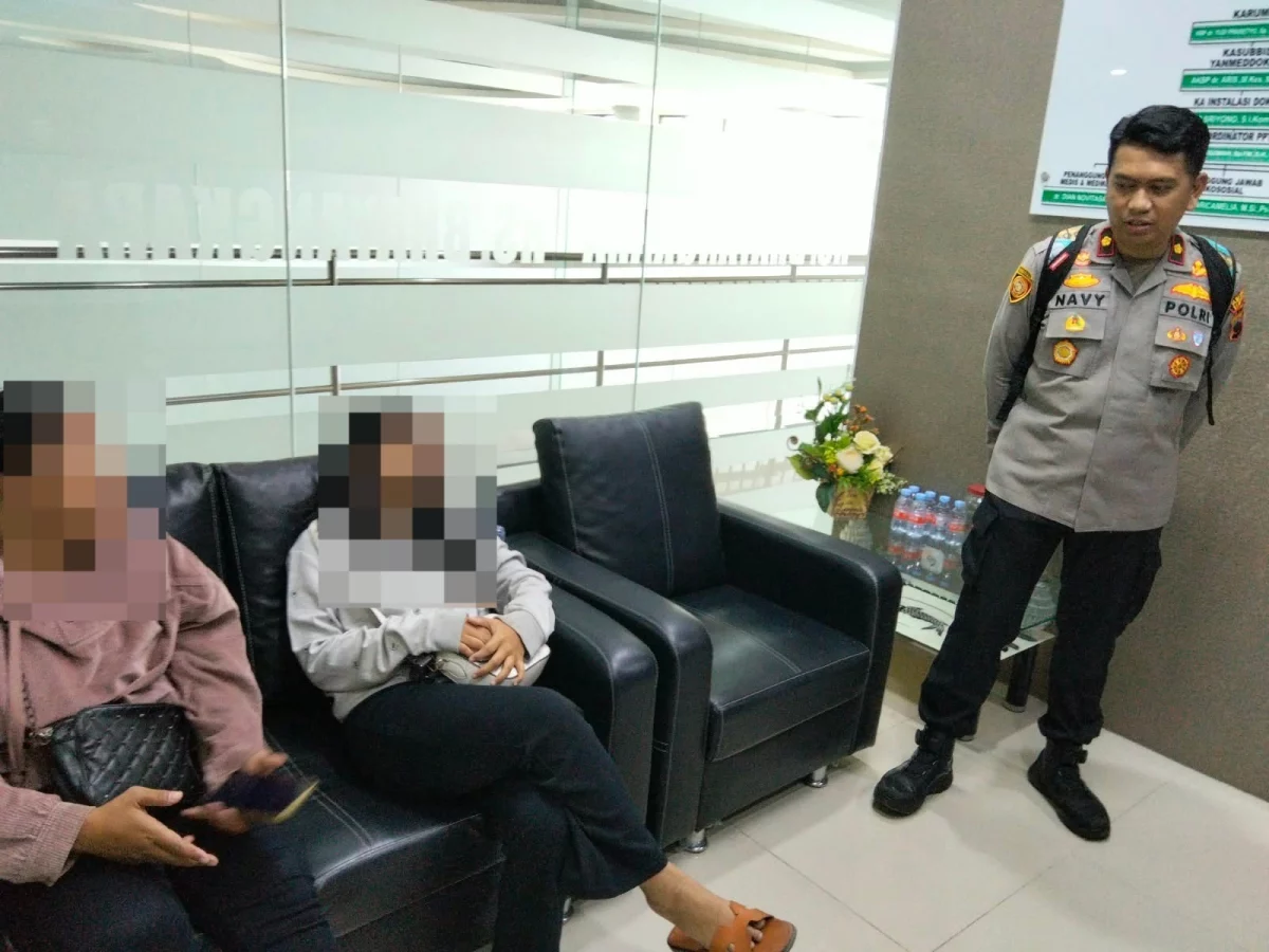 Bayi dalam Kardus
