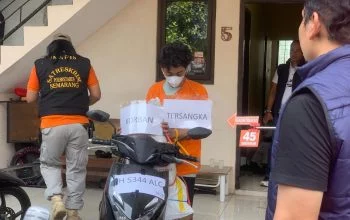Rekonstruksi Kasus Mozza, Pelaku Peragakan Kekerasan di Kos hingga Buang Jasad Korban dalam Karung