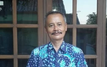 Wakil Ketua Dewan Pendidikan Kabupaten Semarang, Sukaton Purtomo Priyatmo, di Ungaran, Kabupaten Semarang, Senin, 12 Oktober 2026. (Bowo Probadi/beritajateng.tv)