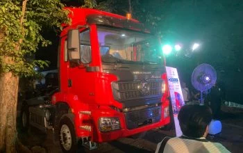 Truk yang dipamerkan di Aptrindo Truck Expo 2026 di Lapangan Parkir Hotel Patra Semarang, Rabu, 14 Oktober 2026 malam. (Yuni Esa Anugrah/beritajateng.tv)