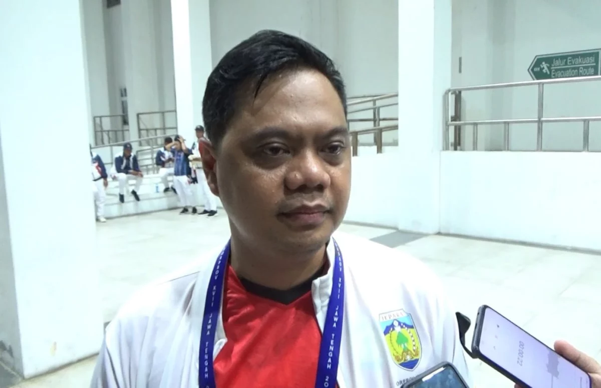 Bupati Jepara Witiarso Utomo saat ditemui di sela pembukaan Porprov Jateng XVII di Stadion Jatidiri, Kota Semarang, Minggu, 25 Oktober 2026 malam. (Yuni Esa Anugrah/beritajateng.tv)
