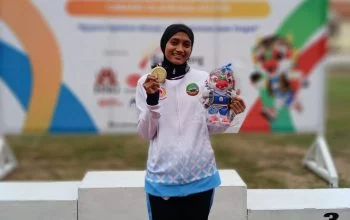 Atlet asal Kabupaten Blora Bektiningsih, meraih medali emas pada cabor Atletik lari nomor 1.500 m di Porprov Jateng XVII 2026. (Heri/beritajateng.tv)
